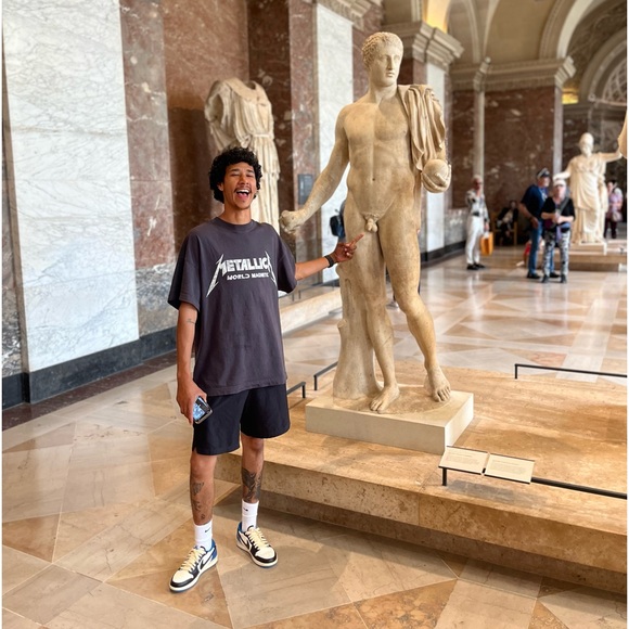 Meet your Posher, Chink - Picture 1 of 9